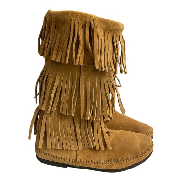 Minnetonka Women's 8- Brown leather 3 Layer Fringe Boot Moccasin Mid Calf Boots - Picture 3 of 11